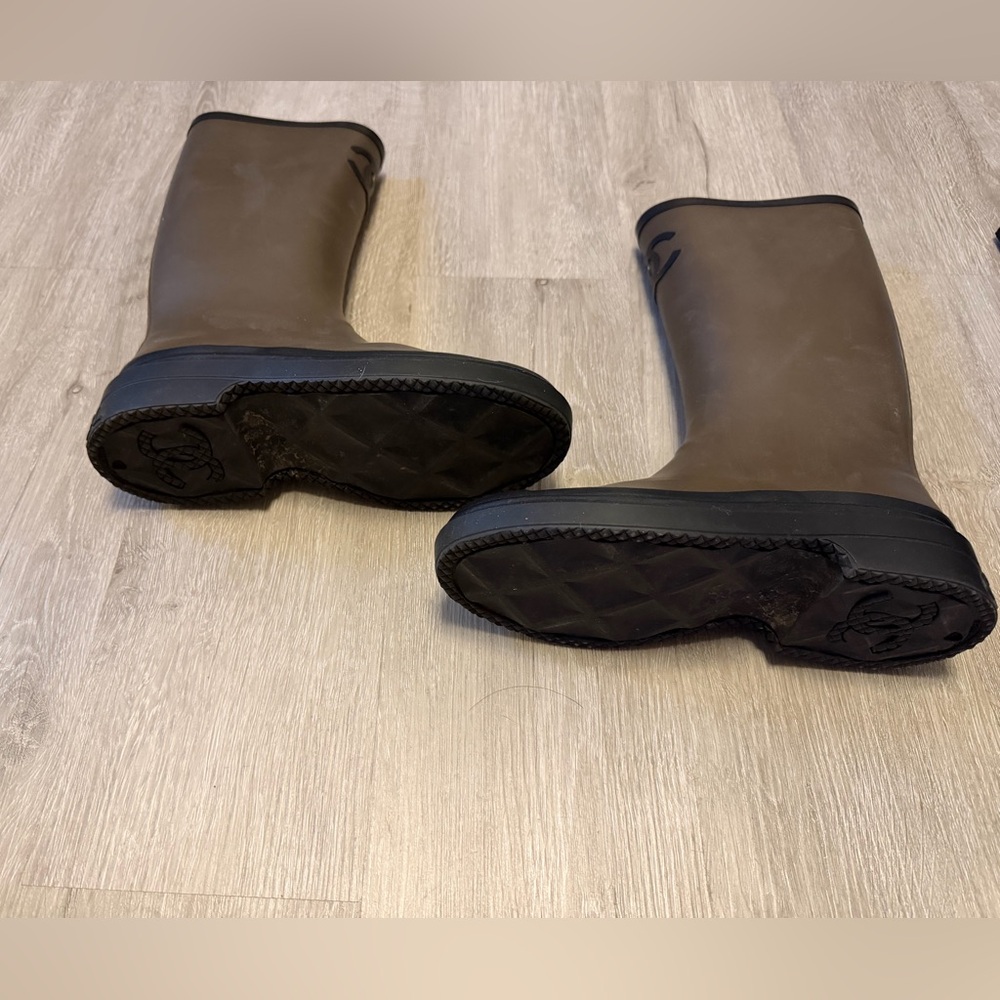 CHANEL Olive and Black Rain Boots SZ 7 - Picture 11 of 14